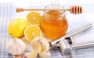 народні засоби лікування медом