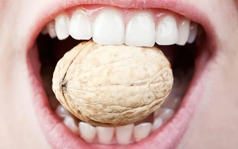 Хитаються зуби можуть свідчити про серйозні проблеми зі здоров'ям