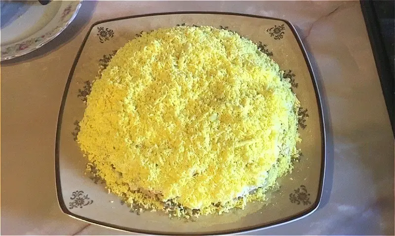 Салат Мімоза з сиром і вершковим маслом
